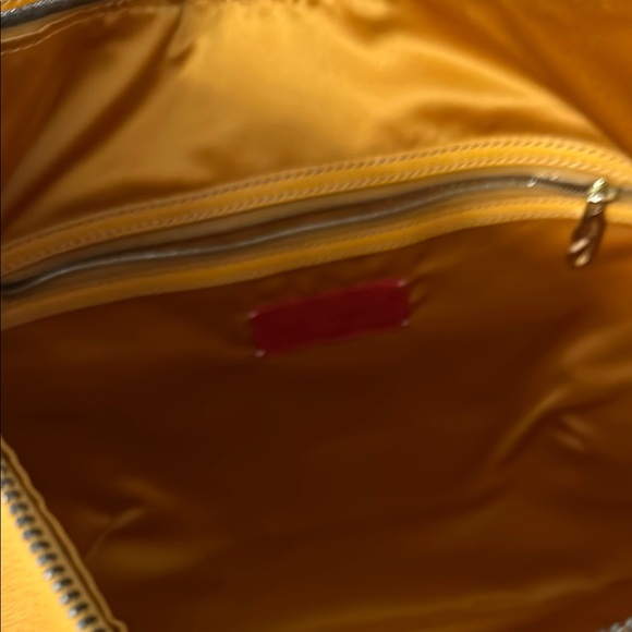 Valentino Garavani Vintage Mustard Leather Shoulder Bag - Picture 12 of 14